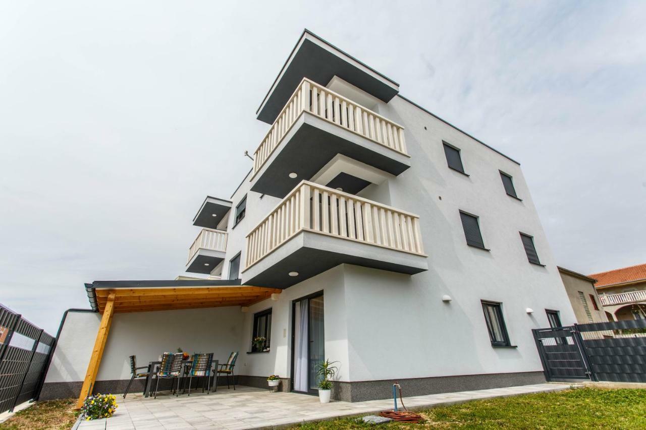 Apartment Ferias Trogir Eksteriør bilde