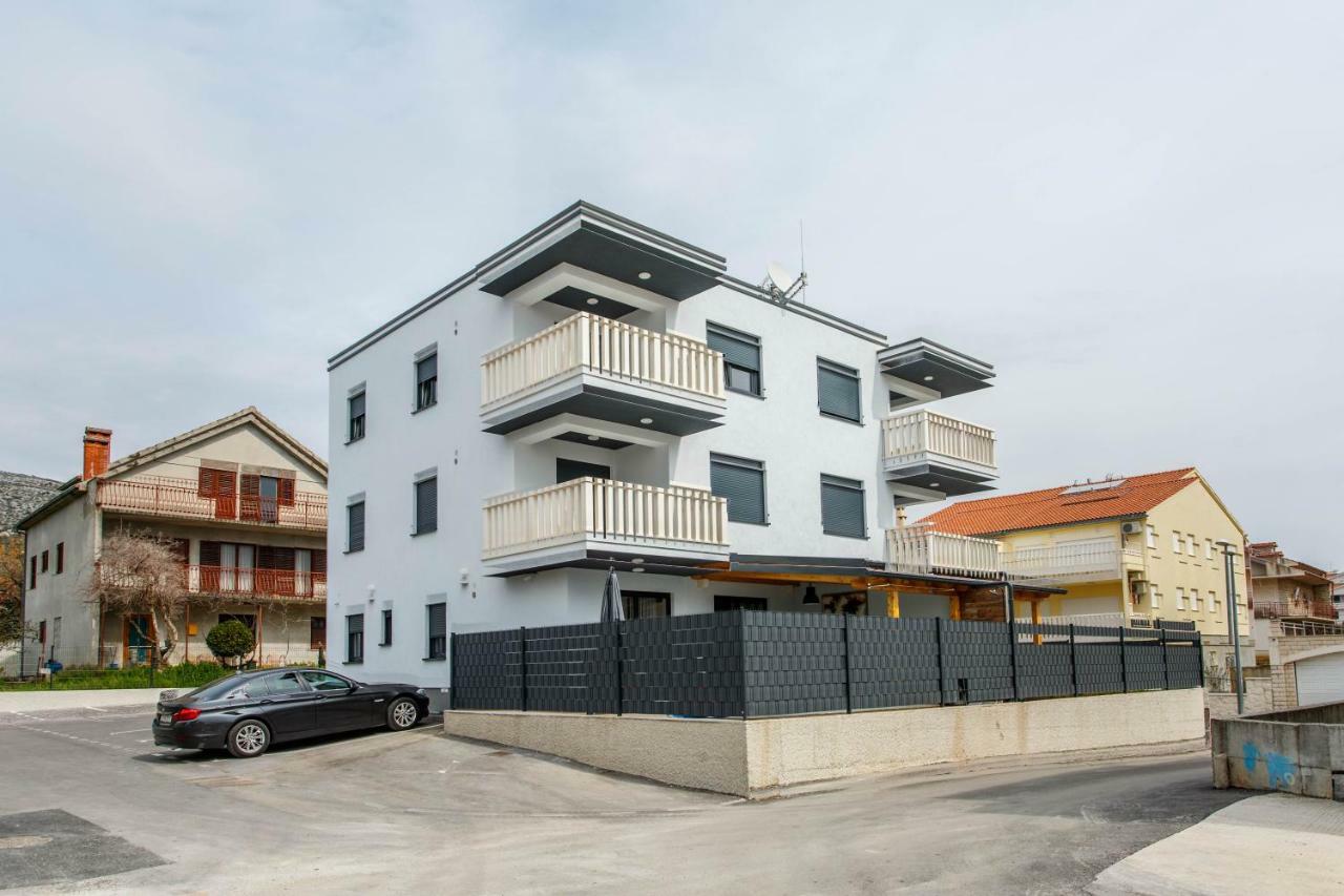 Apartment Ferias Trogir Eksteriør bilde