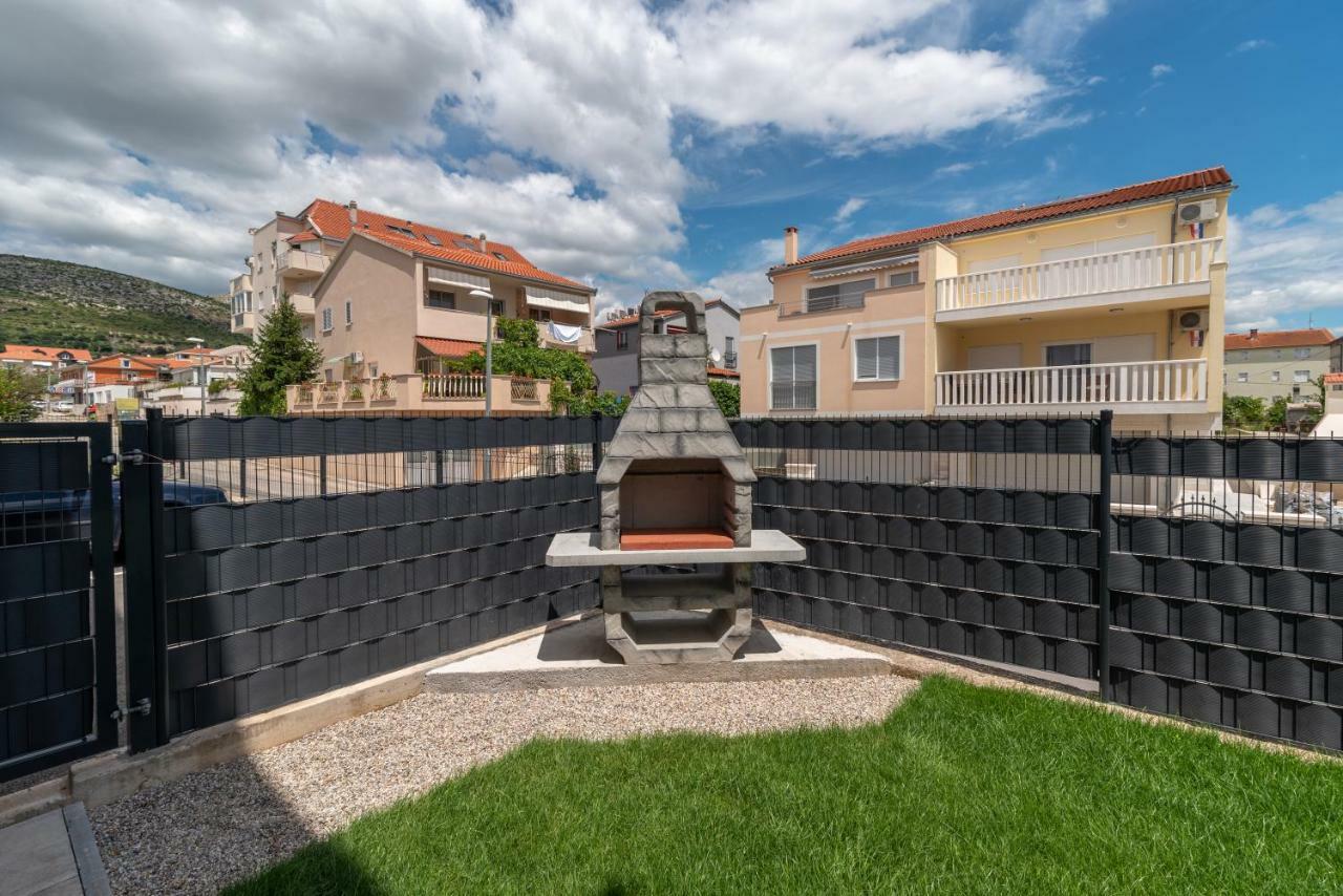 Apartment Ferias Trogir Eksteriør bilde