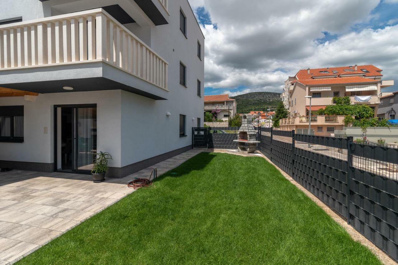 Apartment Ferias Trogir Eksteriør bilde
