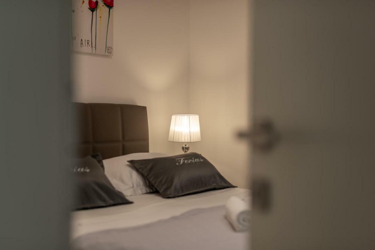 Apartment Ferias Trogir Eksteriør bilde