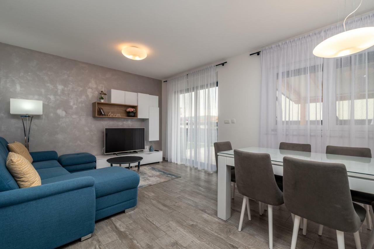 Apartment Ferias Trogir Eksteriør bilde